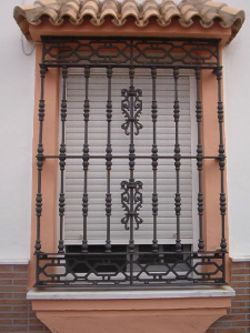 HIERRO PUERTAS Y REJAS